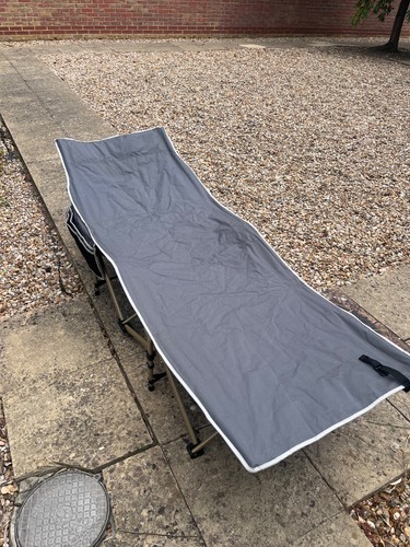 Heavy duty folding camp bed
