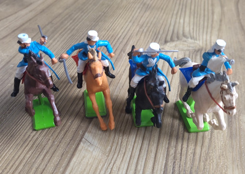 Britains deetail toy soldiers - deetail,