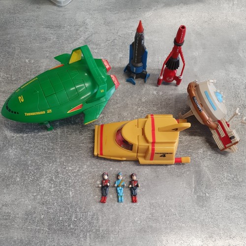 Thunderbirds vehicles figures - vehicles,