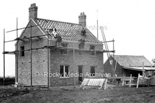 Xxl-90 Builders on Put Log Scaffolding, Wragby nr Lincoln, Lincolshire. Photo