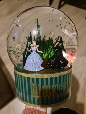 Wicked Elphaba Glinda Giant