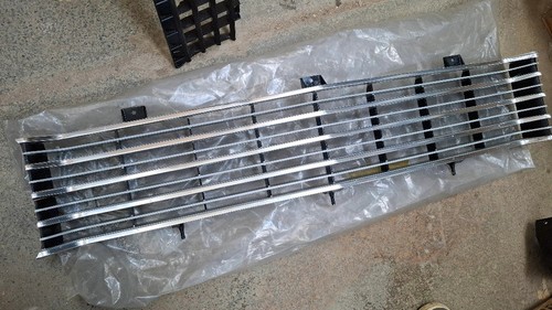 New genuine front - front, grille