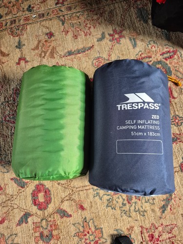 Self inflating camping - x,