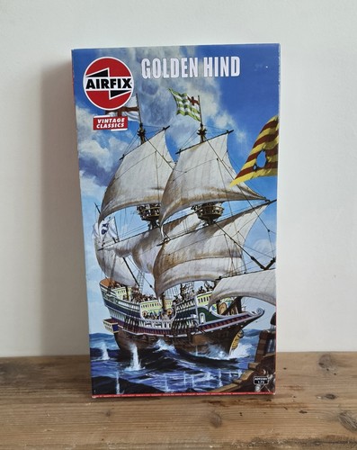 Golden hind vintage - golden, classics