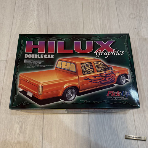 Aoshima toyota hilux - 1/24,