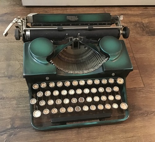 1920s vintage green royal - 1920s,