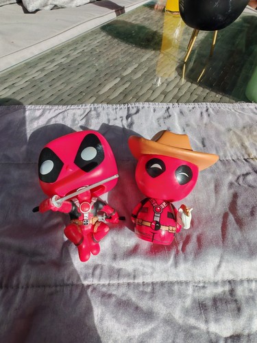 Deadpool figure bundle - figure, x2