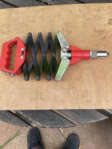 Rivet gun lazy tongs - tongs, takes