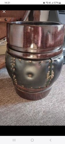 Antique wooden barrel drinks - drinks, /
