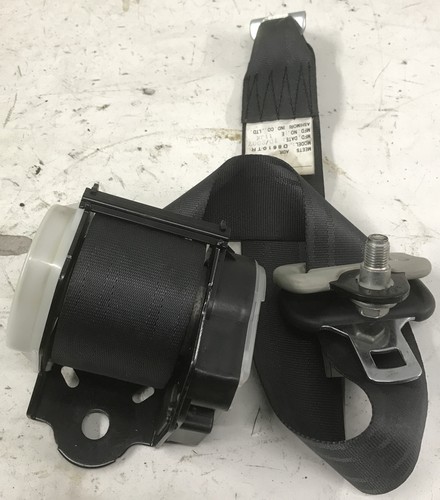 D8610tr right rear seatbelt - right,