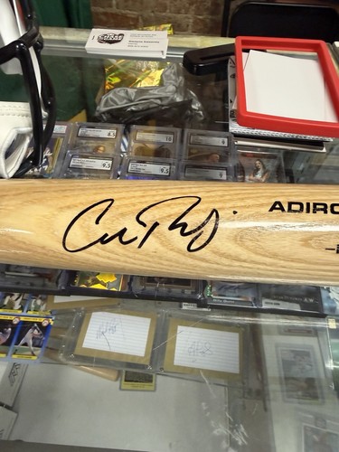 Cal raleigh authentic signed - cal,