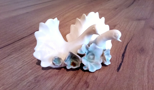 Two doves blue - &,