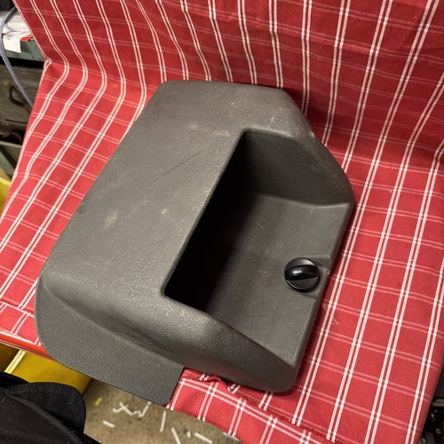 Fuse box cover with - cover,