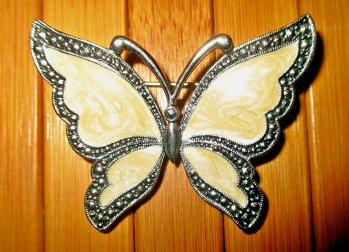 1991 avon butterfly brooch - avon,