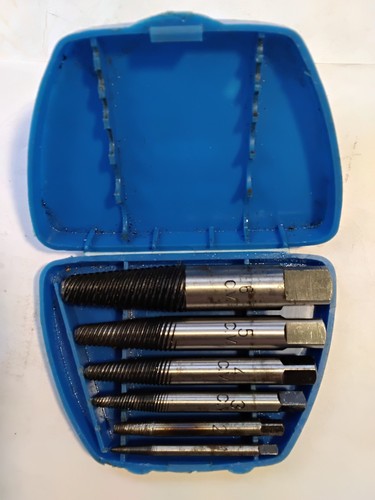 Lathe cutting tools etc box - cutting, x6