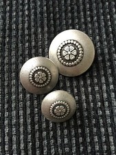 6 / 10 VINTAGE-LOOK SOLID