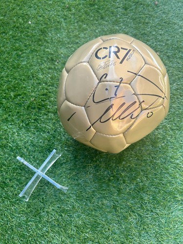 Hand signed cr7 museum - cr7, gold