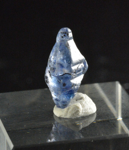 Blue sapphire crystal - crystal,, sri