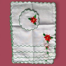 Tesoro's Embroidered Christmas Cocktail Napkins Set of 11, Linen, Scalloped Edge