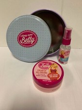 Along Came Betty Gift Set 