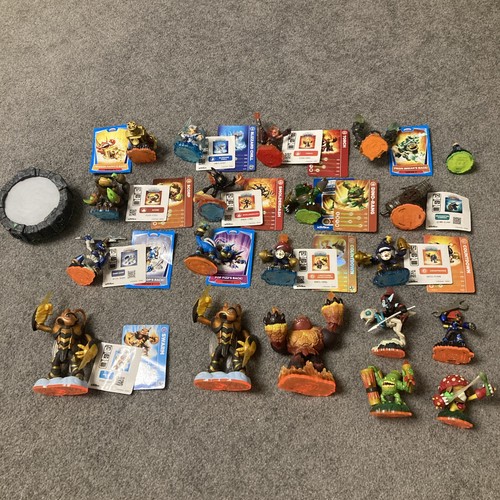Skylanders bundle figures - of,