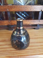 King of Scots Scotch Whisky Ceramic MINIATURE DECANTER empty Black with Gold
