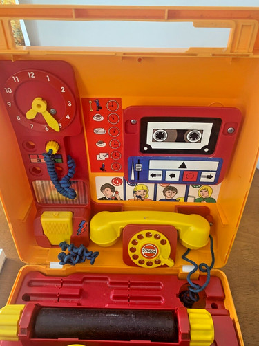 Petite office activity centre - office,