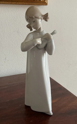 Vintage lladro girl - vintage,
