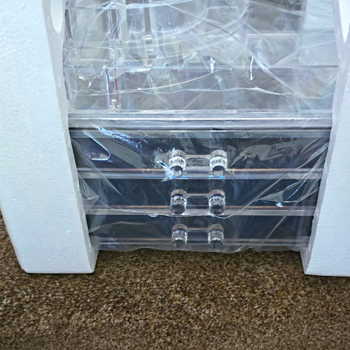 Clear tiered plastic - clear,