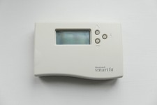 HONEYWELL Smartfit T8677B1006 7 Day Room Programmer/Control Unit 