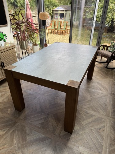Extendable dining table - extendable, 6-10