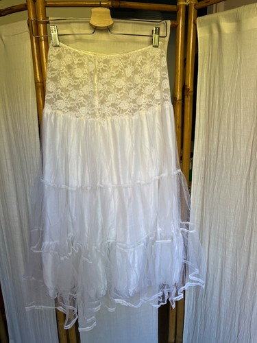 Secrets white petticoat - secrets.,