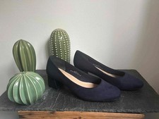 Smart navy blue court shoes by