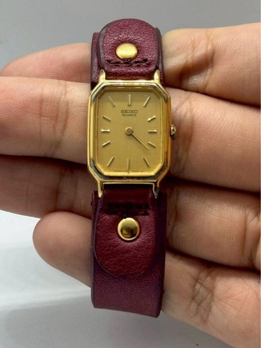 Seiko quartz women watch - seiko,
