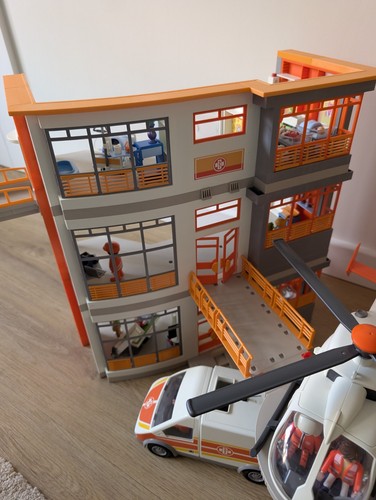 Playmobil city hospital 6657 - playmobil,