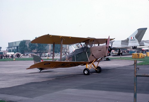 Tiger moth nl985 at - tiger,