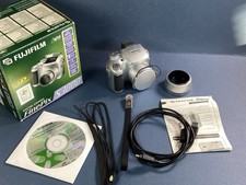 Fujifilm FinePix S3000 Digital Bridge Camera 6X Zoom 3.2MP & SD Card