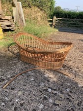 Vintage wicker baby bassinet Moses basket vintage crib