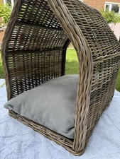 Cox&Cox Dogs Wicked Bed With Original Pillow