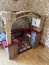 Step 2 Grand & Grill Walk In