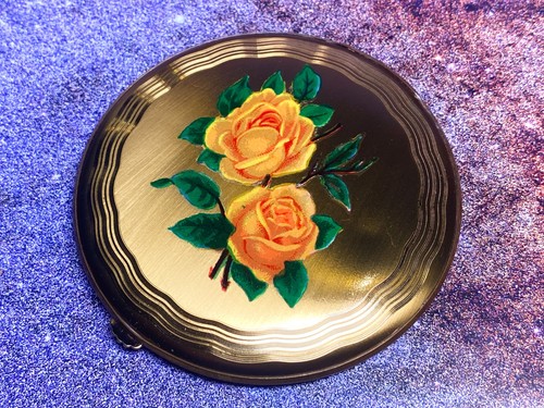 Gwenda gold floral roses