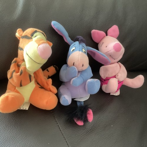 Vintage winnie the pooh finger - winnie,