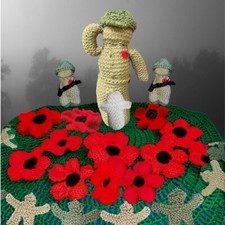 REMEMBRANCE SOLDIER & POPPY 
