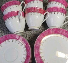 Lovely Gilded 18 Piece Tea Set - Plates Cups And Saucers - excellent condition 