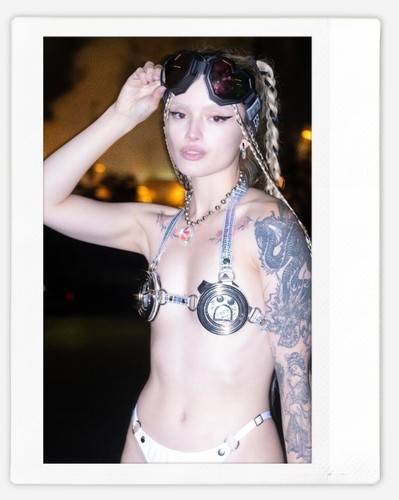 Art model bradley instax wide - bradley,