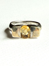 MODERN STERLING SILVER NATURAL CITRINE RING. SIZE P