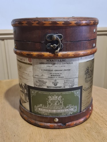 Vintage wooden round - vintage, wine