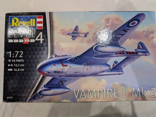 Revell military jet - 1/72,