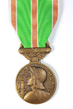 FRANCE: Medaille de la Marne 1914-1918; French Commemorative WW1 Medal (1937)