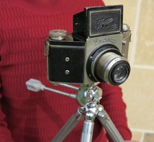 Exakta VP ICONIC, 1938- FIRST  camera in the world with lever wind . IN  GB.